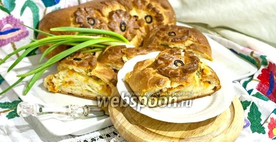 Кулебяка с тыквой и зелёным луком