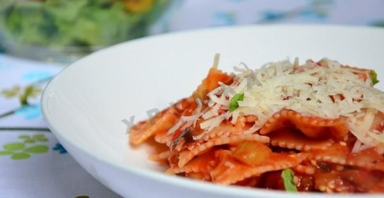 Паста с баклажанами в томатном соусе