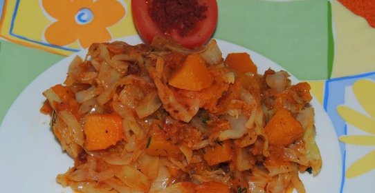 Капуста тушеная с тыквой