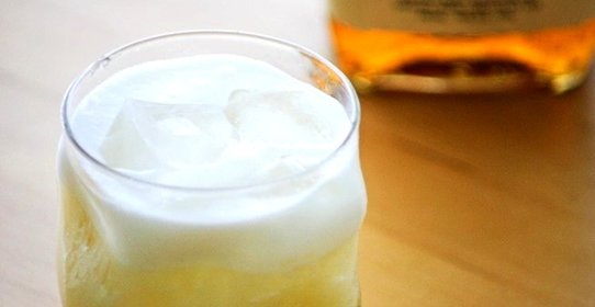 Коктейль со свежим яйцом