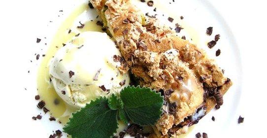 Ледяной миндальный торт