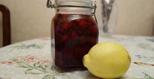 Варенье из клубники с лимоном и мятой