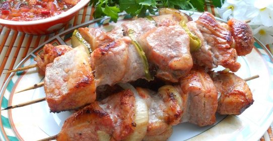 Шашлык из свинины в томатном маринаде (в духовке)