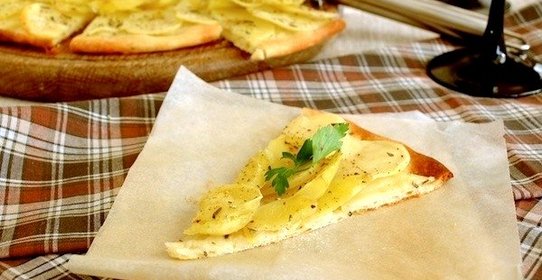 Пицца с картофелем и розмарином