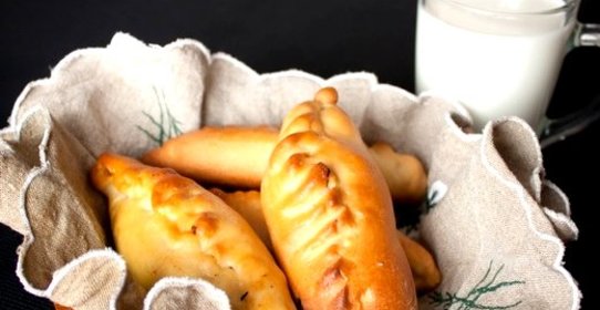 Пирожки с курицей и грибами