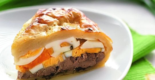Пирог из яиц с луком и печенью трески