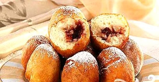 Орешки из теста с клубничным джемом