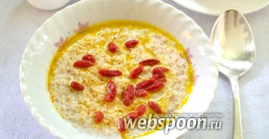 Овсяная каша с ягодами годжи