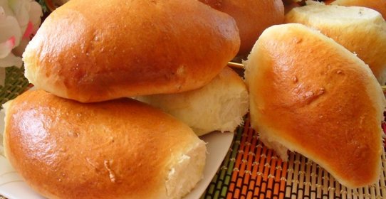 Пирожки с зеленым луком и яйцом