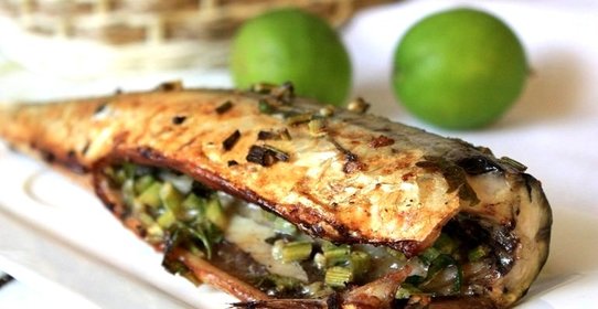 Скумбрия с овощами в фольге