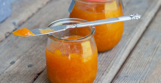 Абрикосовый джем с морковью и миндалем