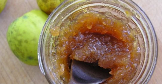 Варенье из айвы с грецкими орехами на зиму