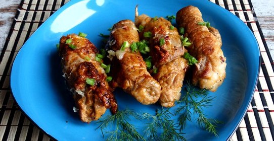 Свиные рулетики с помидорами и сыром