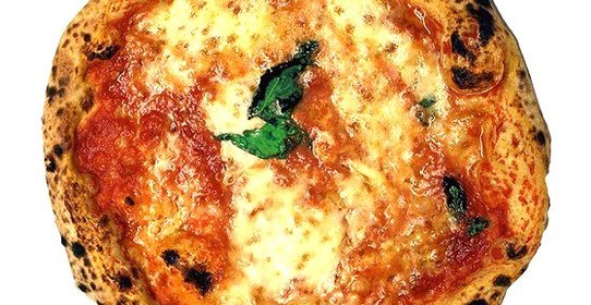 Пицца «Маргарита» с базиликом и моцареллой