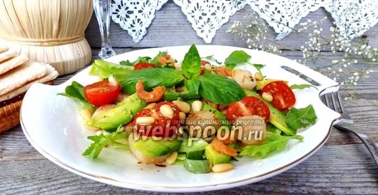 Салат из морских гребешков и креветок