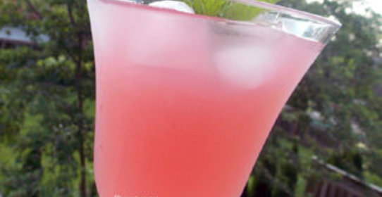Ревеневый лимонад с мятой и апельсиновой водой