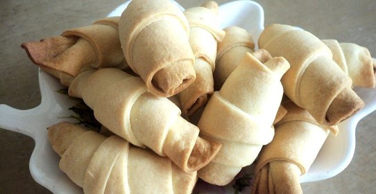 Рогалики из песочного теста с маком