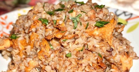 Гречка с лисичками и луком