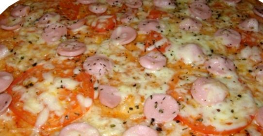Пицца с сосиской и сыром