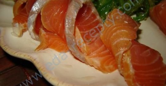 Сладкий маринованный лосось