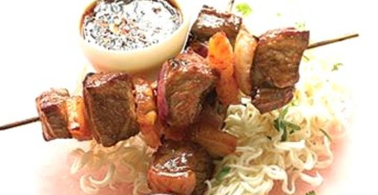 Говядина с ананасами и китайской лапшой