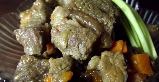 Гуляш с подливкой в мультиварке