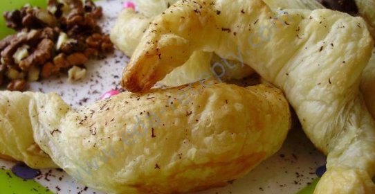 Постные рогалики из слоеного теста