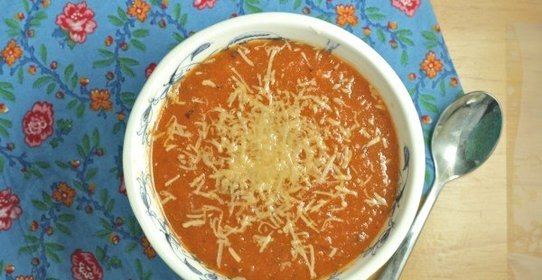 Суп из томатного сока с сыром