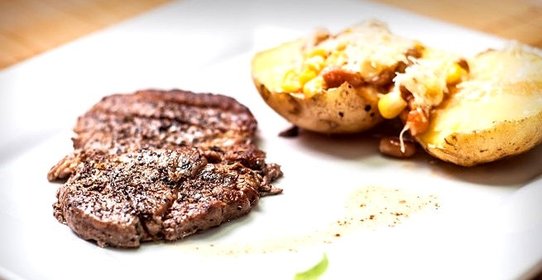 Стейк рибай на сковороде