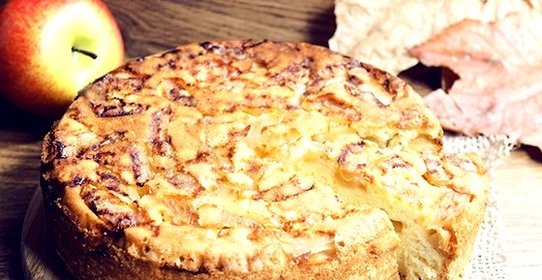 Пышный яблочный пирог