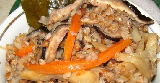 Плов из гречки с грибами