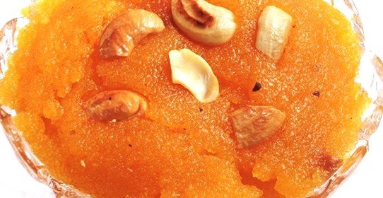 Пряная манная каша с шафраном и кешью