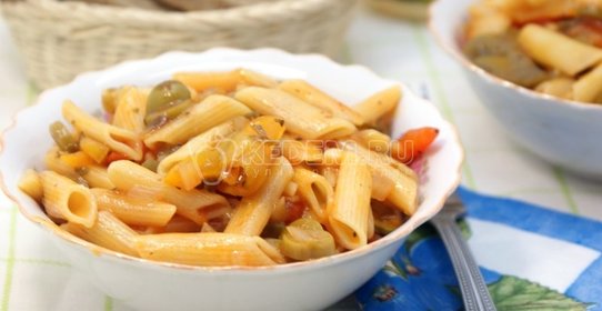 Макароны «Перья» с овощной подливой