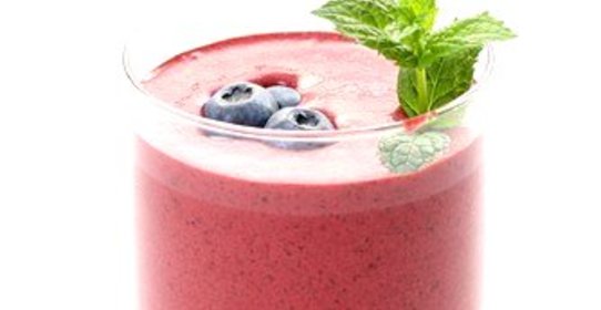 Коктейль с черникой