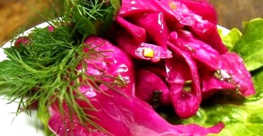 Маринованная капуста с морковью и свеклой