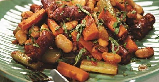 Марокканское рагу с колбасками