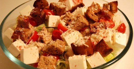 Салат «Цезарь» с фетой