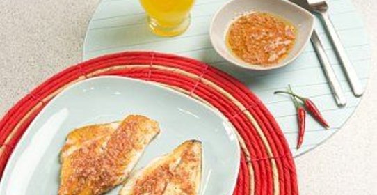 Дорада с соусом Cальморрета