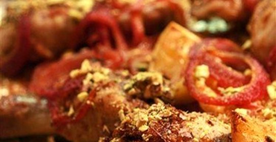 Курица с шафраном и фисташками