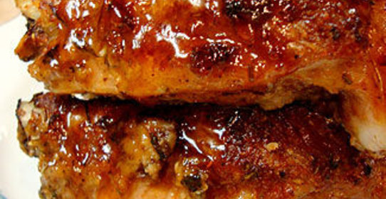 Свиные ребрышки в чесночно-луковом маринаде с карамельным соусом