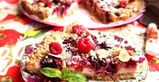 Творожно-ягодный пирог