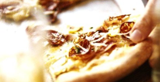 Пицца с колбасой по‑немецки