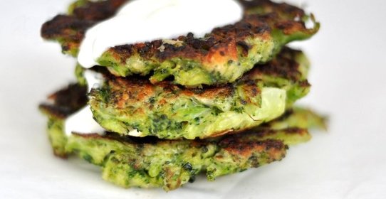 Оладьи из брокколи с сыром