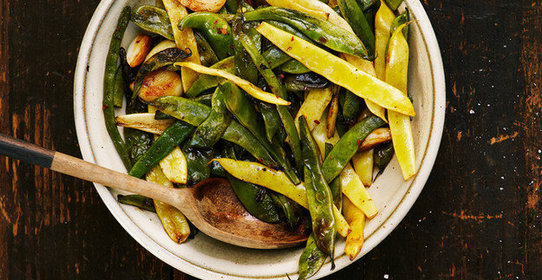 Жареная фасоль в чесночных дольках