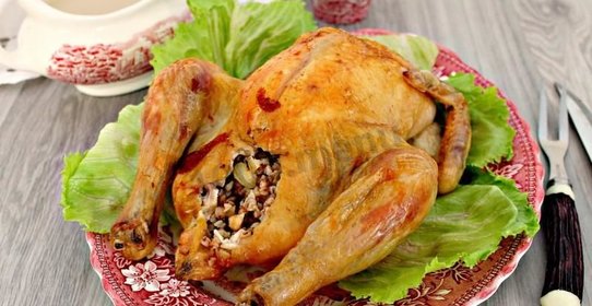 Курица фаршированная гречкой в духовке