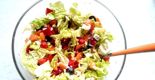 Овощной салат с пекинской капустой