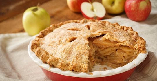 Шарлотка с яблоками и корицей