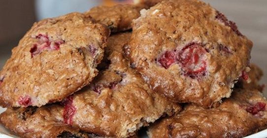 Овсяные печенья с клубникой