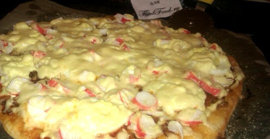 Пицца с крабовыми палочками и яйцом