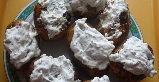 Картофель в фольге в духовке